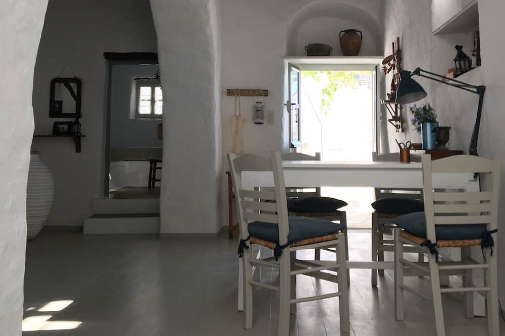 Photo of Livingroom in Aegiali