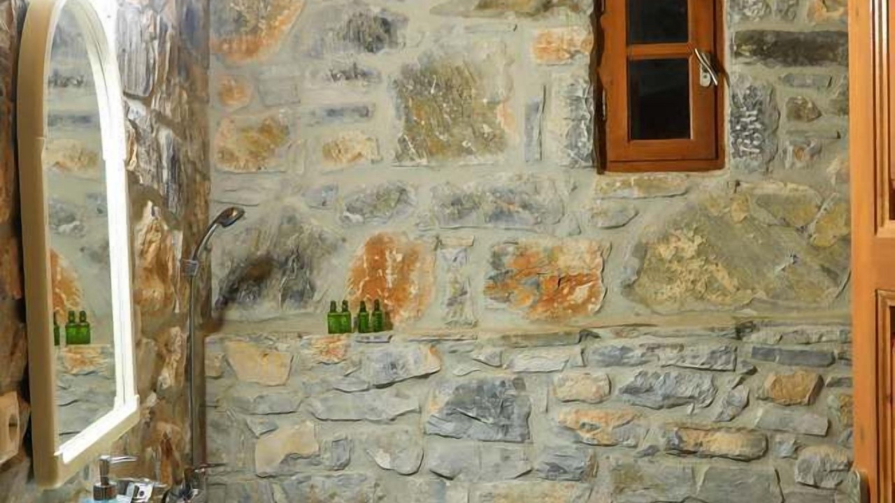 Photo of Bathroom in Schinoussa Town