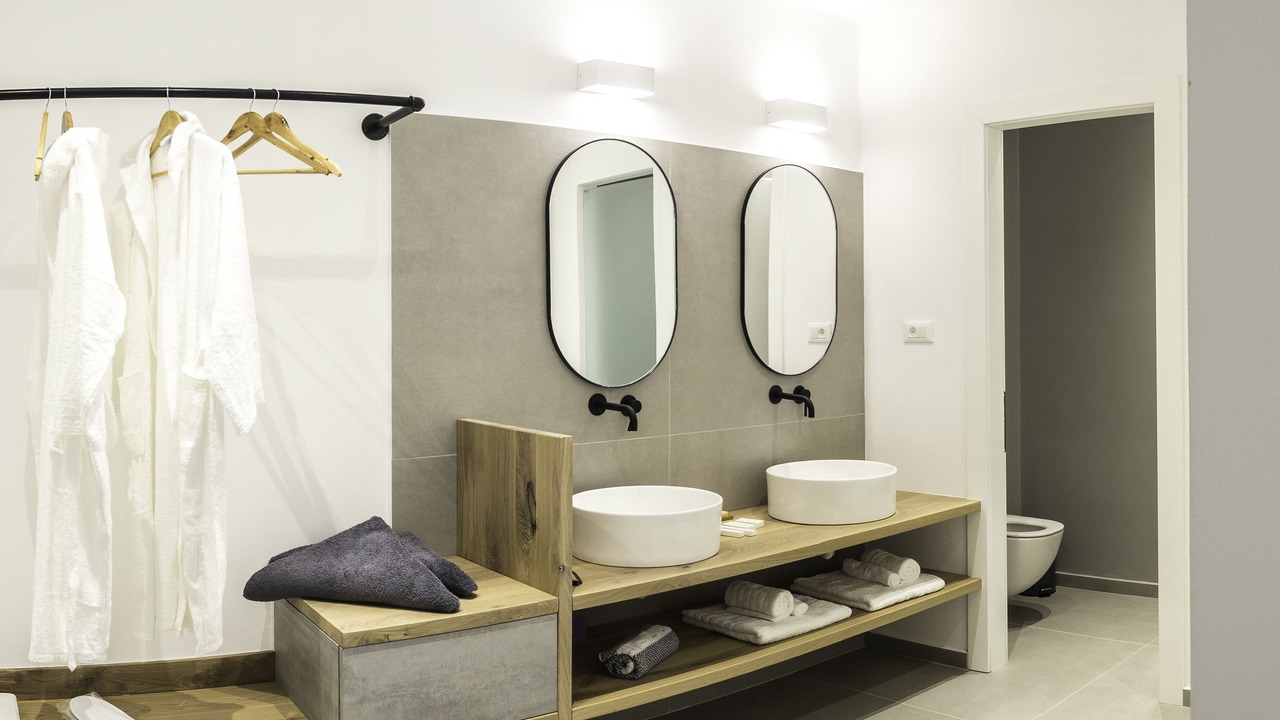 Photo of Bathroom in Kini