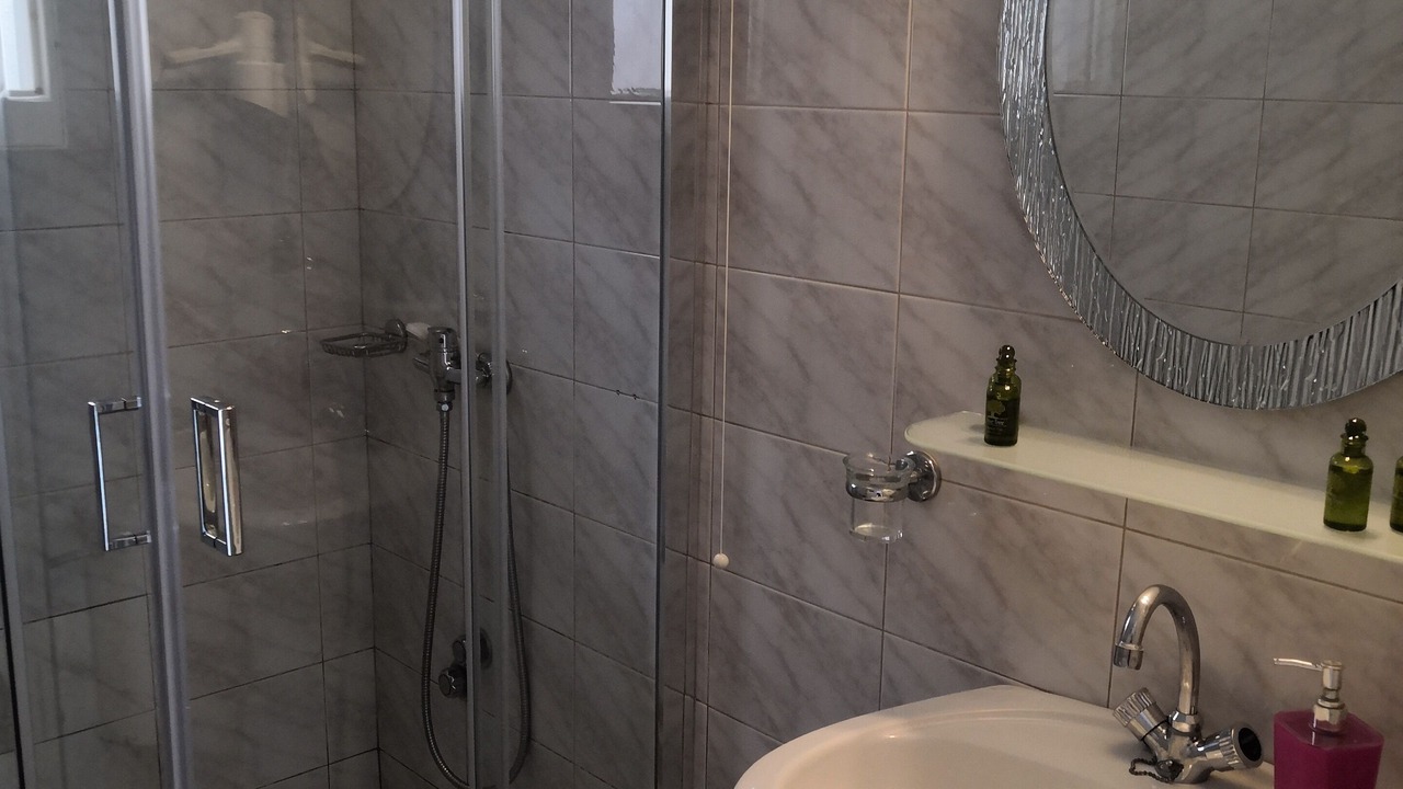 Photo of Bathroom in Schinoussa Town