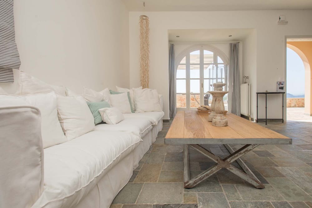 Photo of Livingroom in Pylos