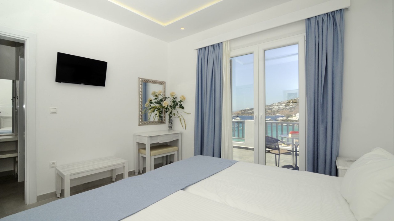 Photo of Bedroom in Platis Gialos