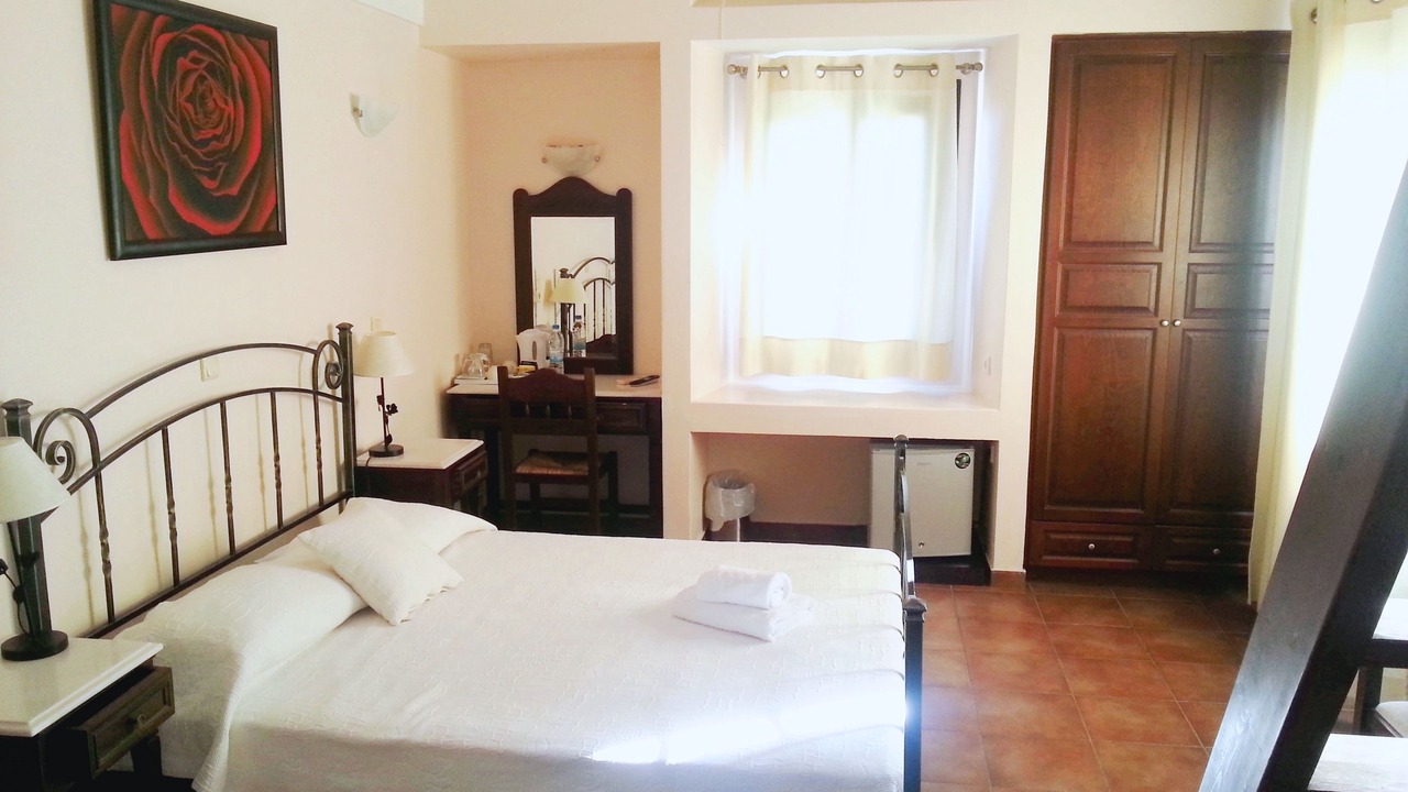 Photo of Bedroom in Fira