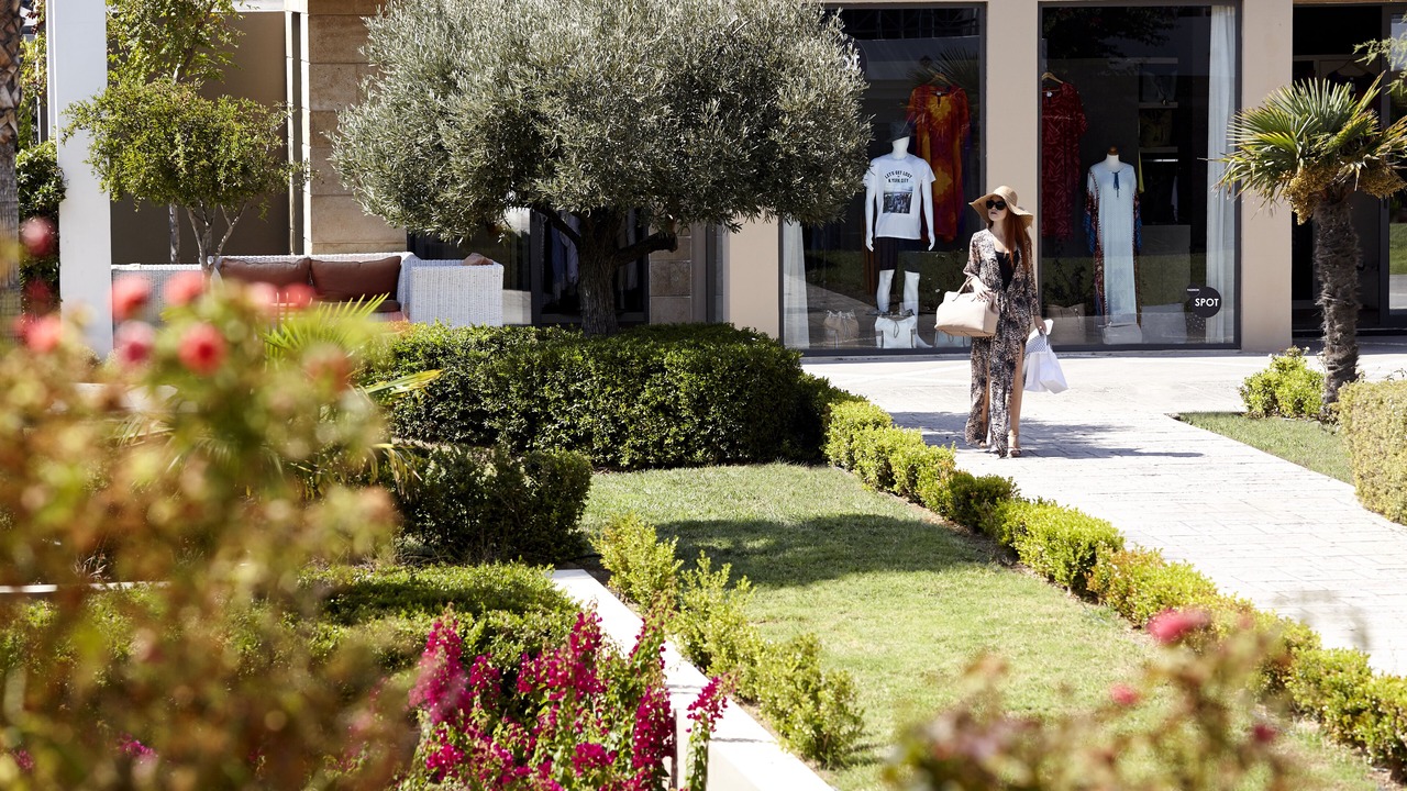 Photo of Outdoor in Lambi