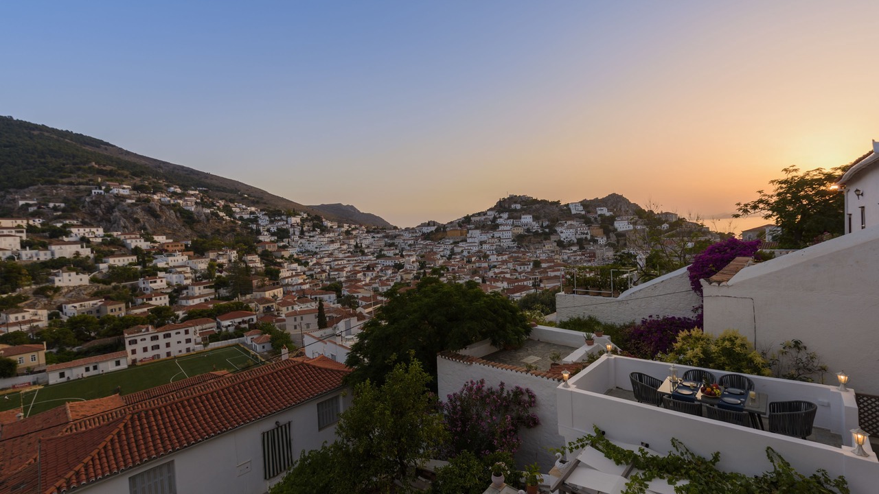 Photo of Others in Hydra
