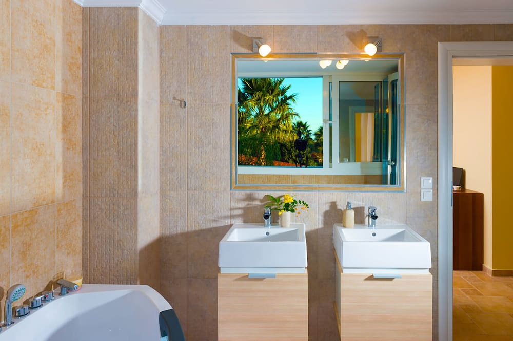 Photo of Bathroom in Sissi