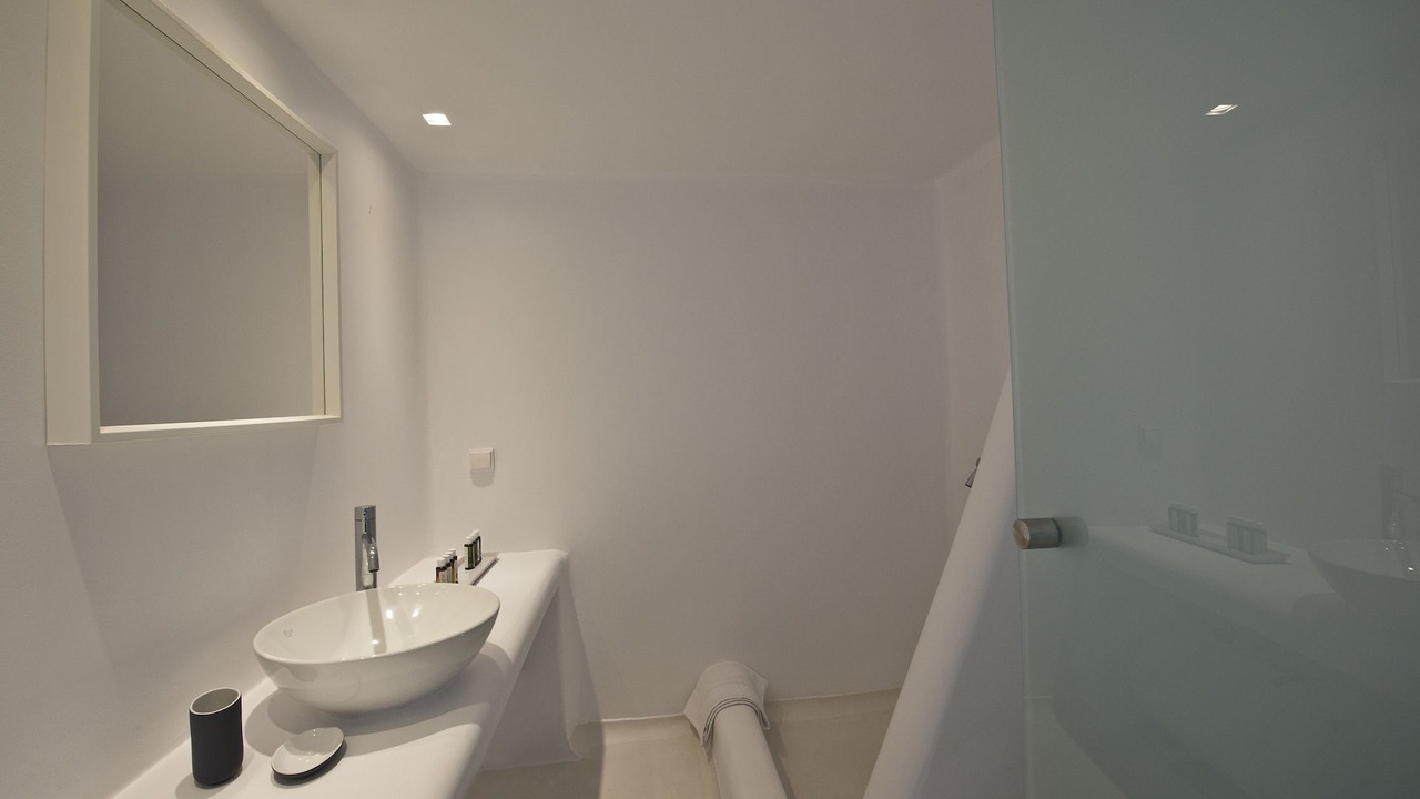 Photo of Bathroom in Tourlos