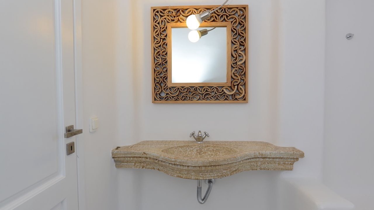 Photo of Bathroom in Psarou