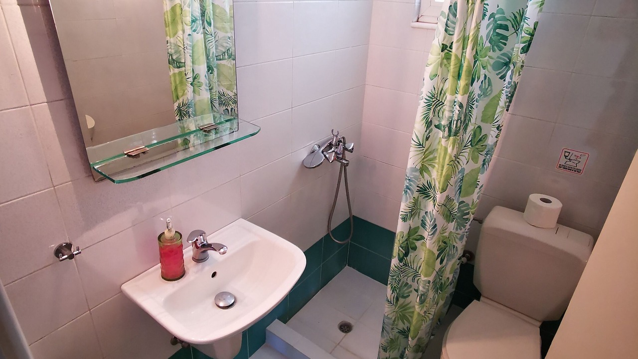 Photo of Bathroom in Tingaki