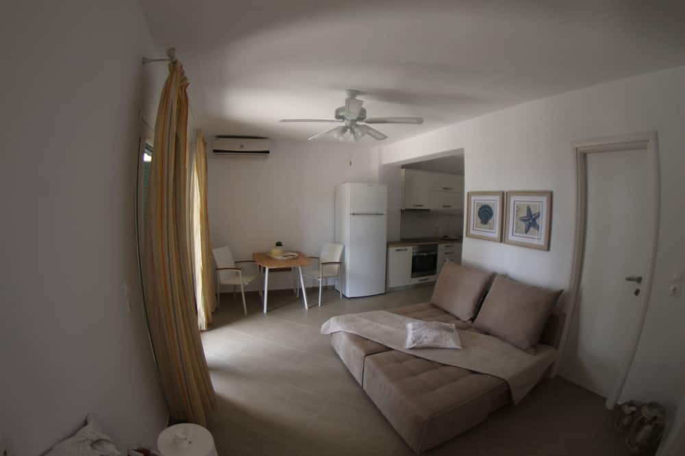 Photo of Livingroom in Elia Nikitis