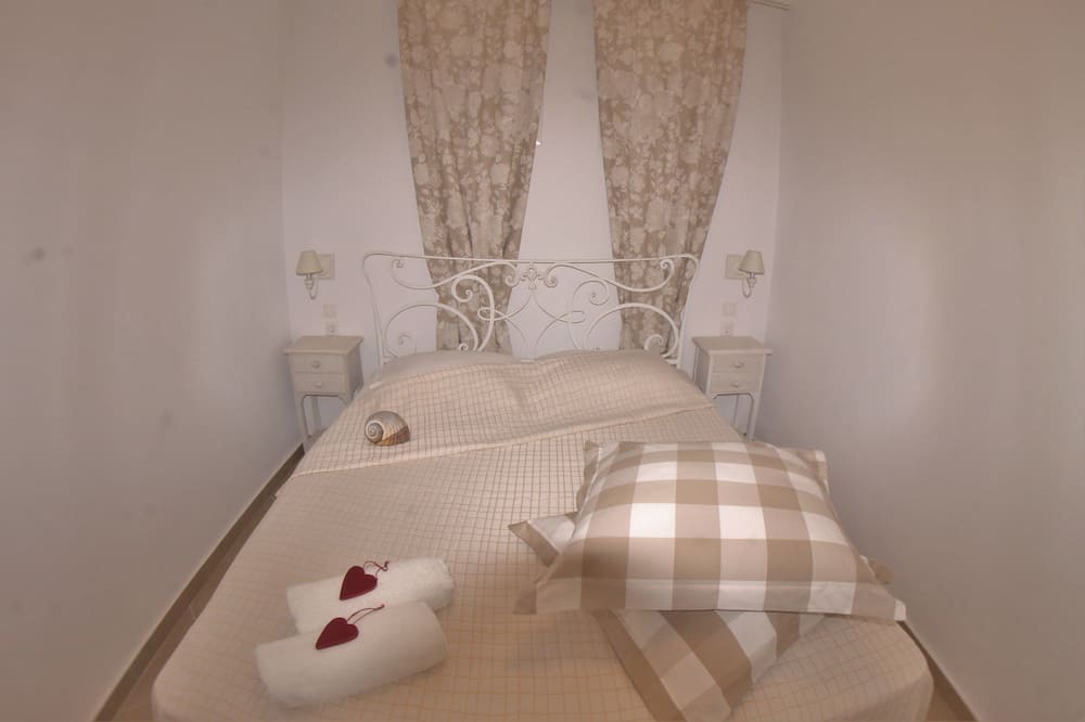 Photo of Bedroom in Elia Nikitis