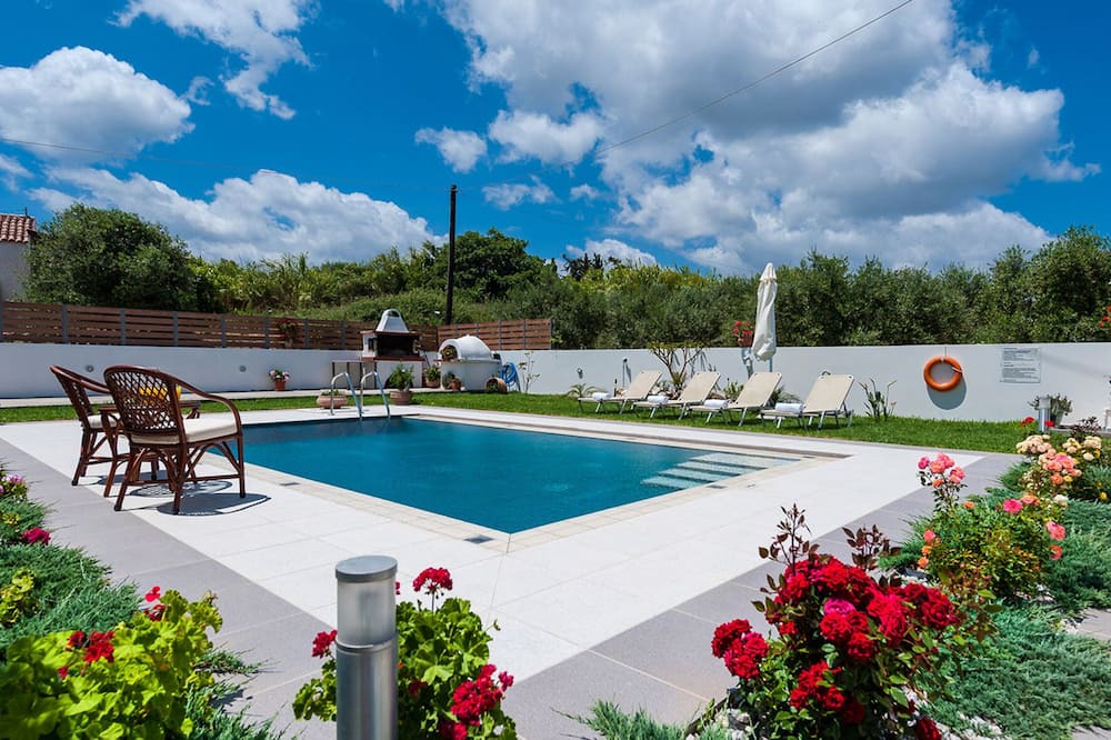 Photo of Outdoor in Gerani