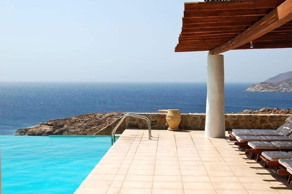 Photo of Outdoor in Kalafatis