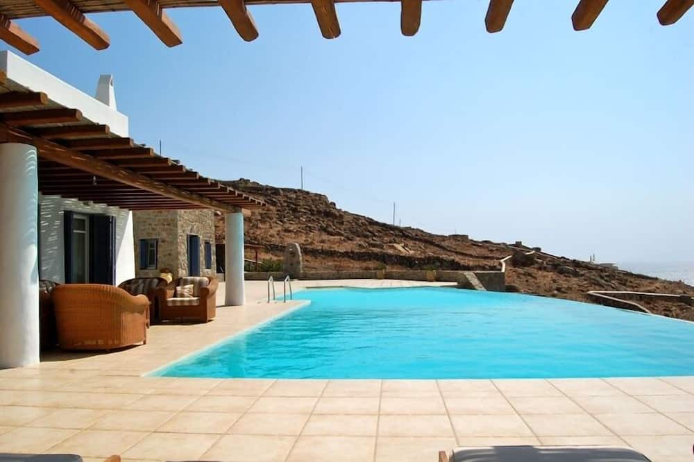 Photo of Outdoor in Kalafatis