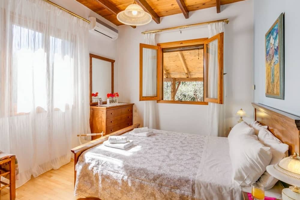 Photo of Bedroom in Stamnoi