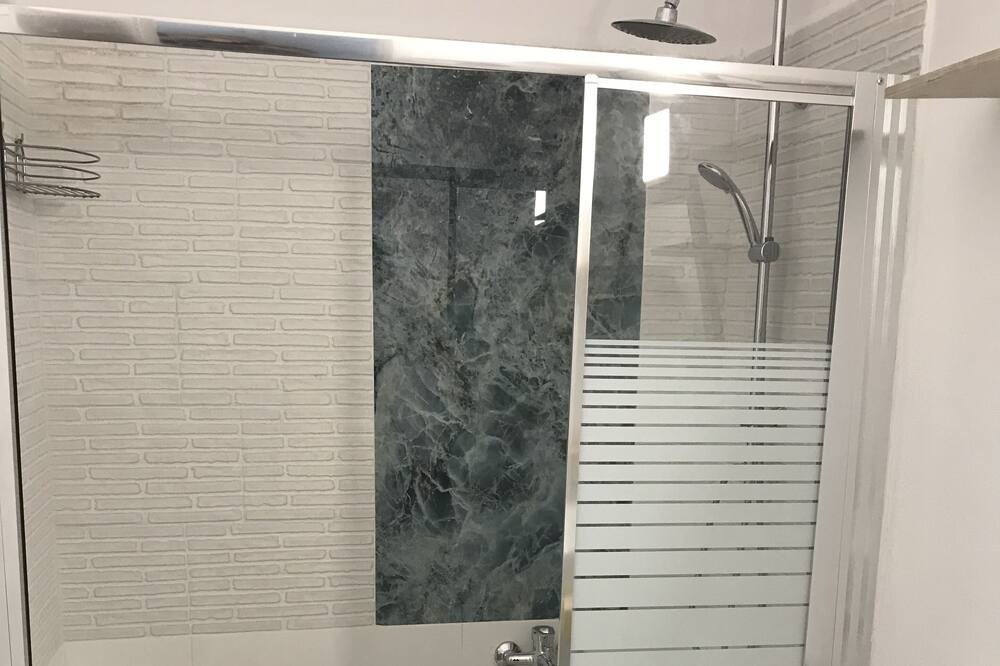 Photo of Bathroom in Platanes