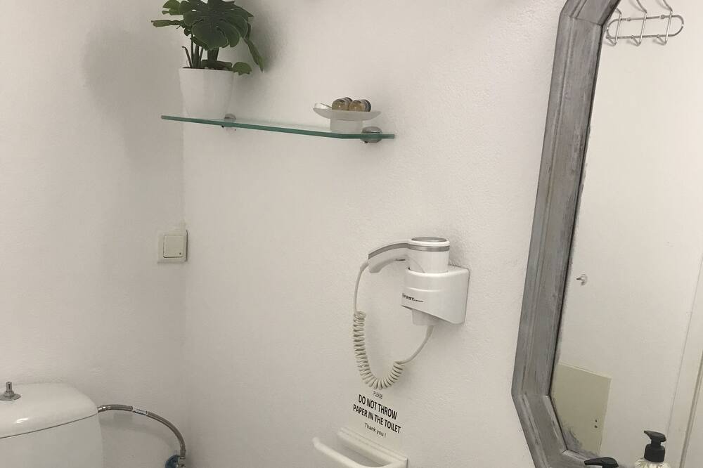 Photo of Bathroom in Platanes