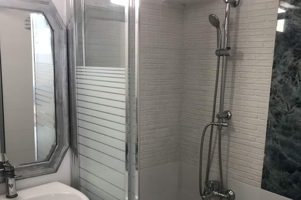 Photo of Bathroom in Platanes