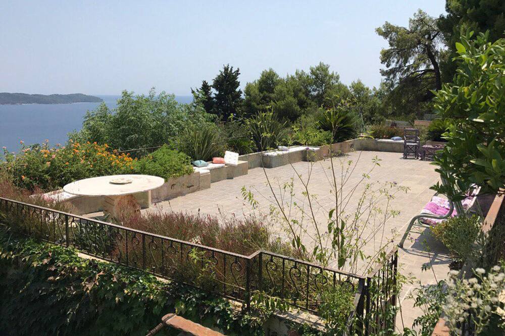 Photo of Outdoor in Achladies