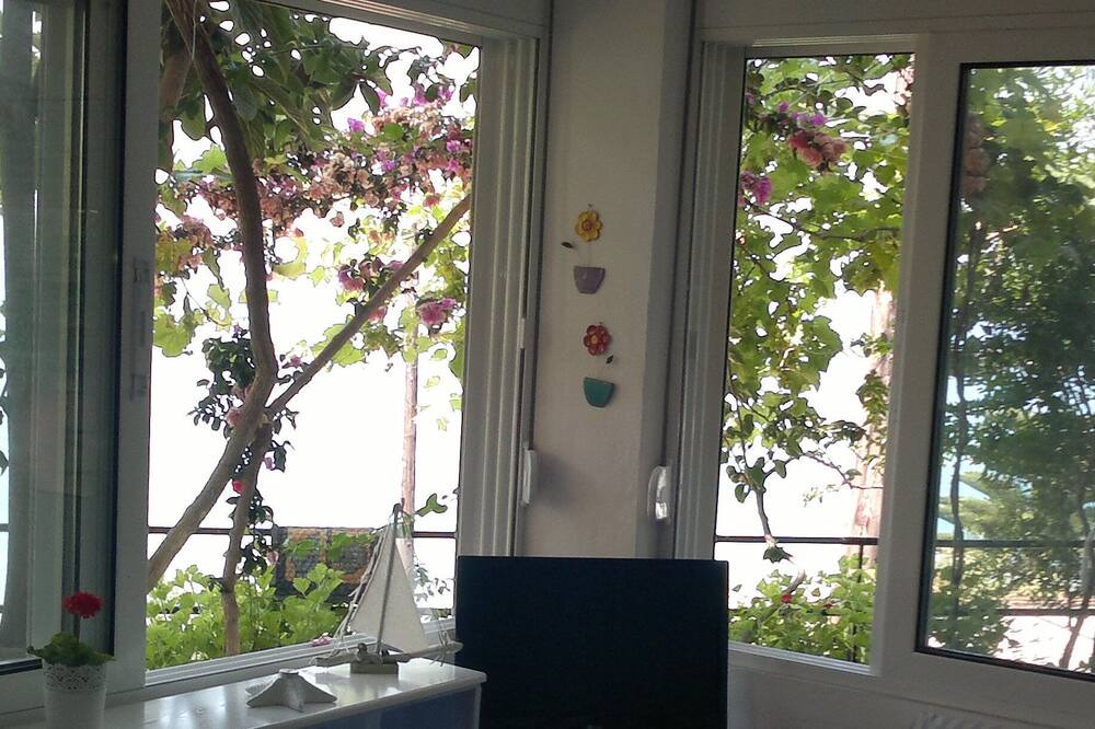 Photo of Livingroom in Parga
