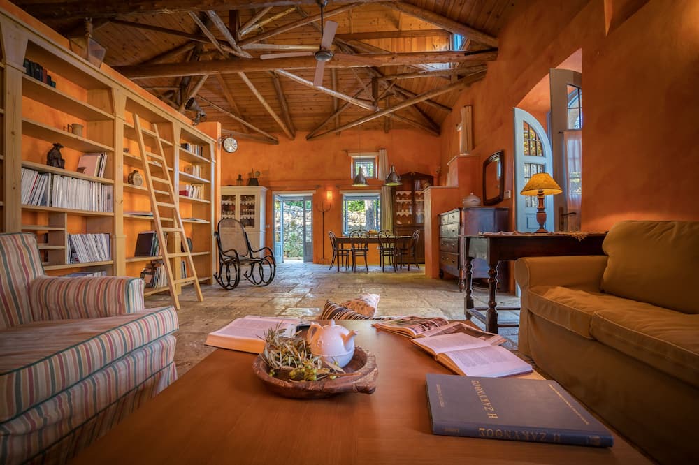 Photo of Livingroom in Kallithea