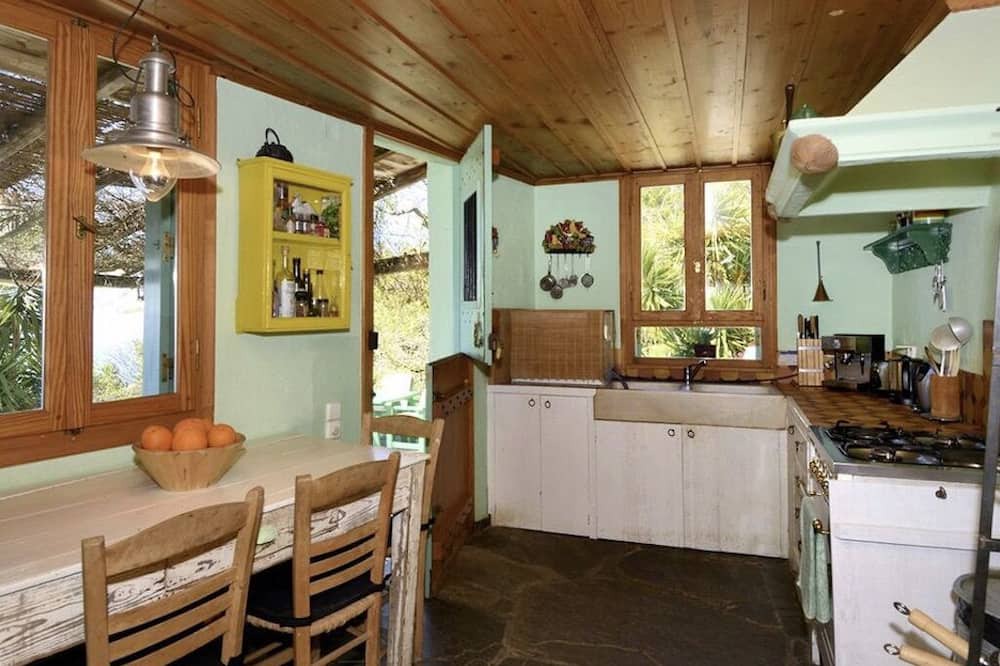 Photo of Kitchen in Glossa