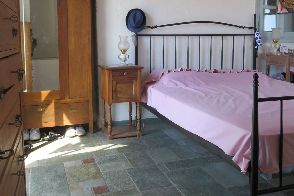 Photo of Bedroom in Korissia