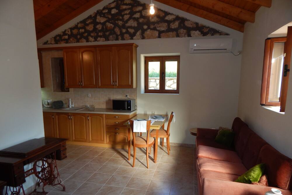 Photo of Livingroom in Antipata