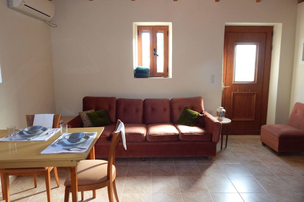 Photo of Livingroom in Antipata