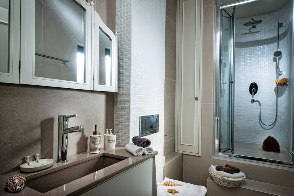 Photo of Bathroom in Koutouloufari