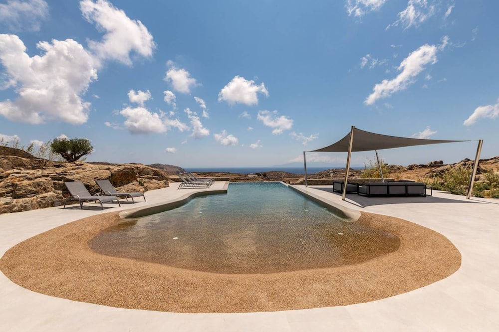 Photo of Outdoor in Plintri