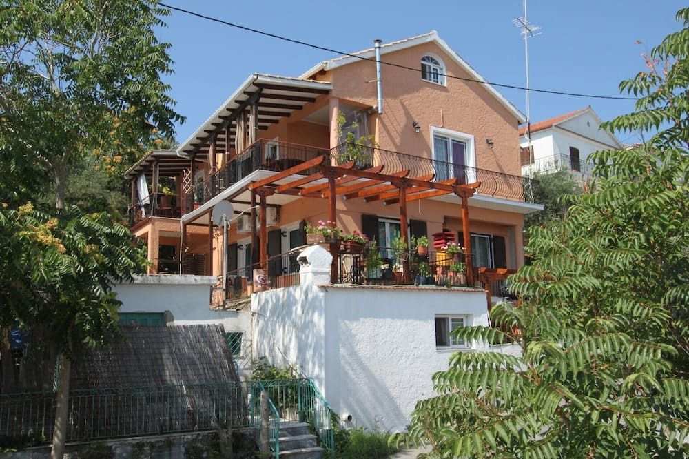 Photo of Others in Gaios