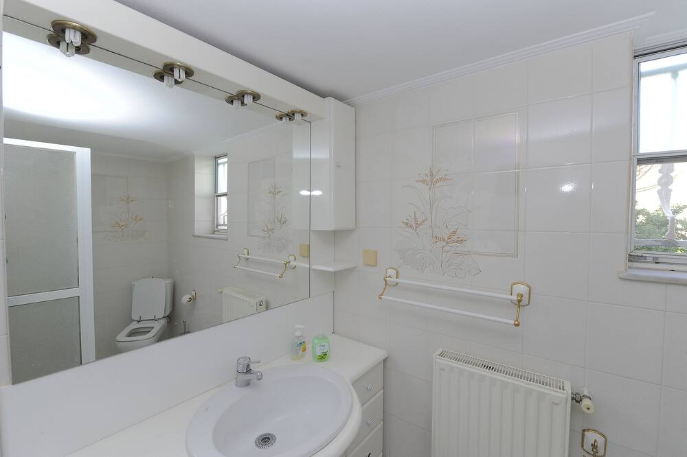 Photo of Bathroom in Megas Gialos