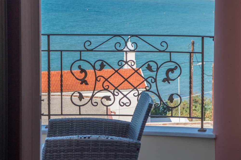 Photo of Patio Balcony in Agios Stefanos Avliotes