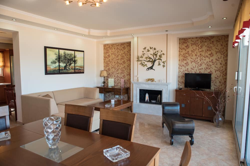 Photo of Livingroom in Agios Stefanos Avliotes