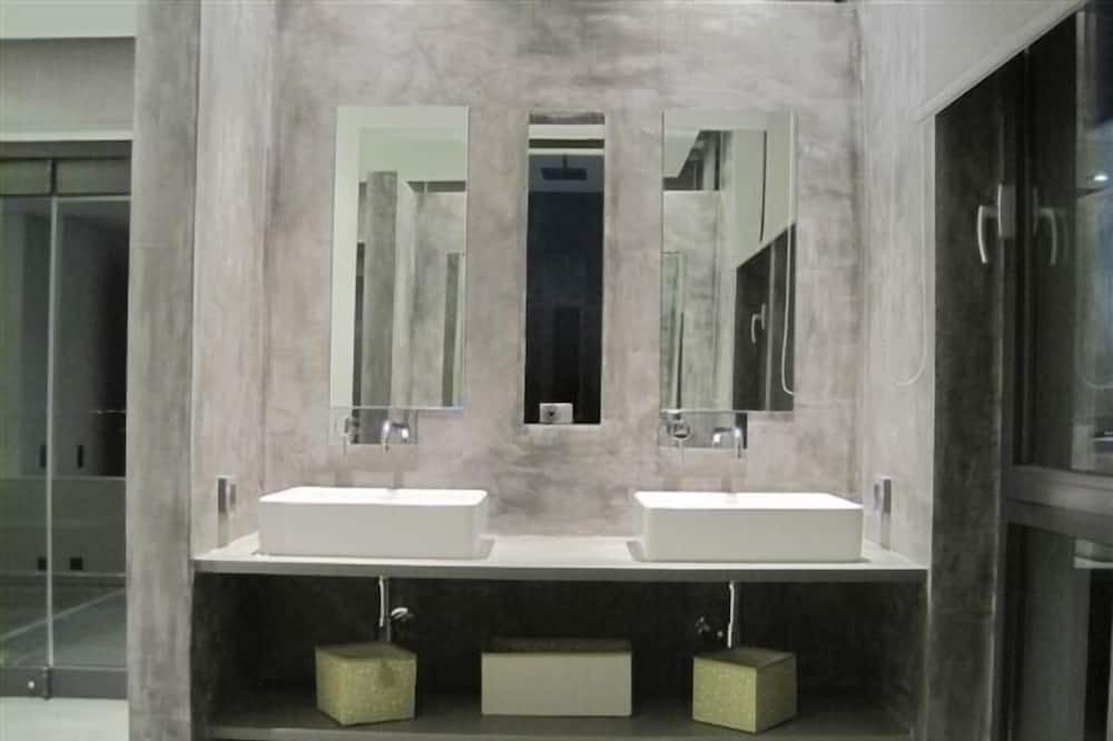 Photo of Bathroom in Vagia