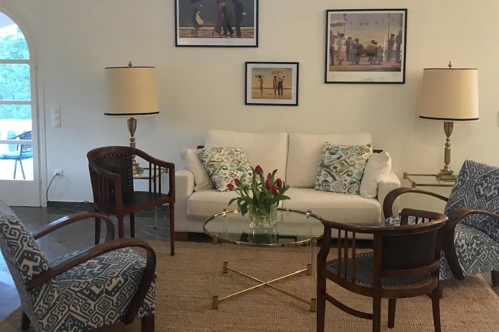 Photo of Livingroom in Gazatika