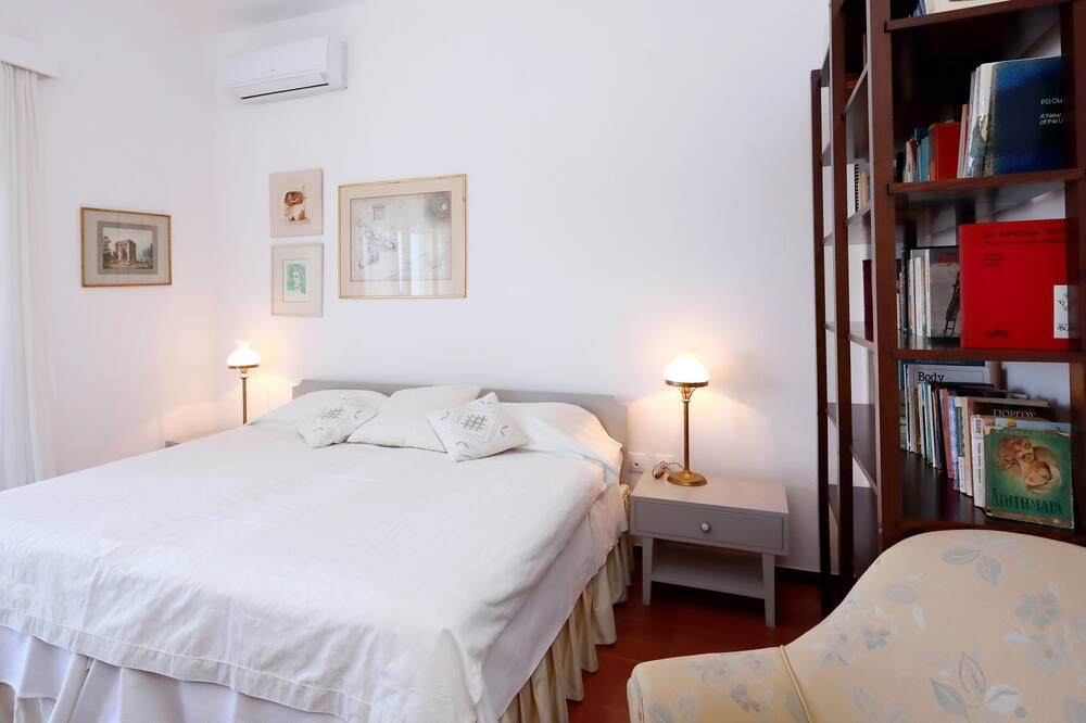 Photo of Bedroom in Polichrono