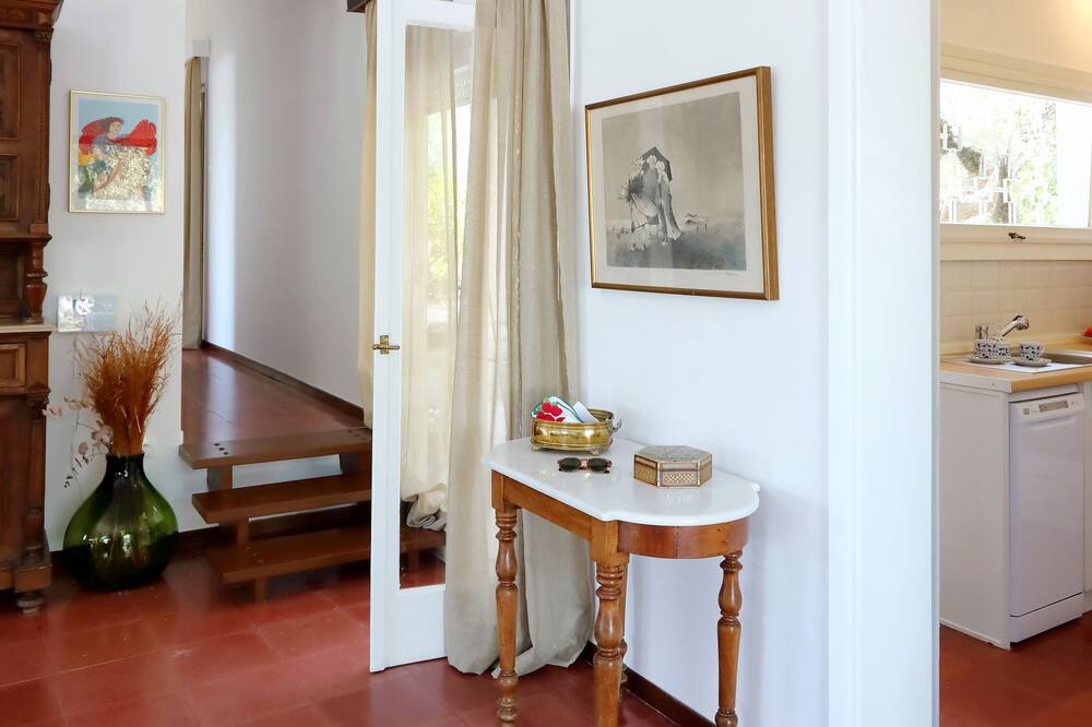 Photo of Bathroom in Polichrono