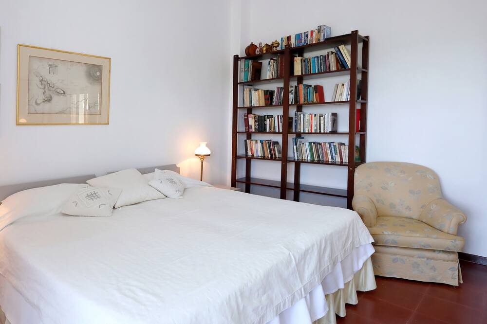 Photo of Bedroom in Polichrono