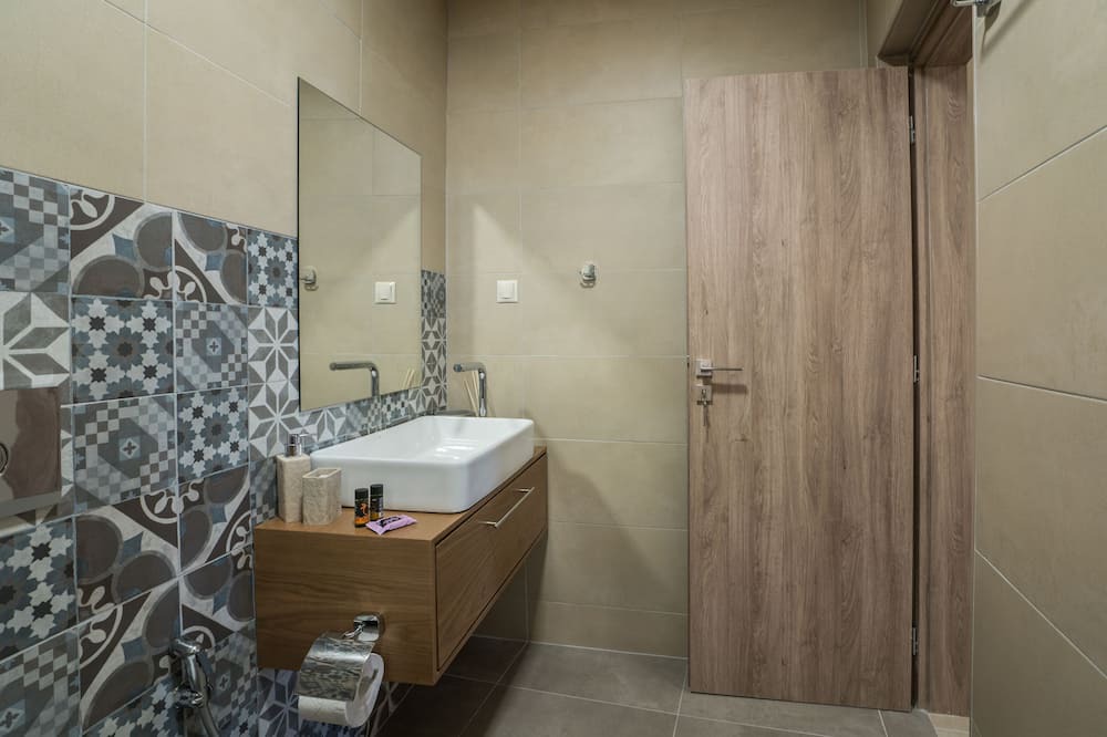 Photo of Bathroom in Platanos