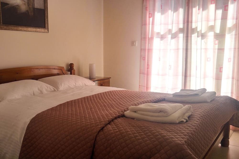 Photo of Bedroom in Sarakiniko