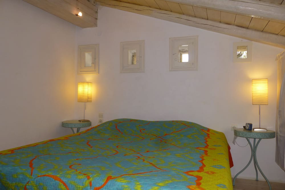 Photo of Bedroom in Koutsi