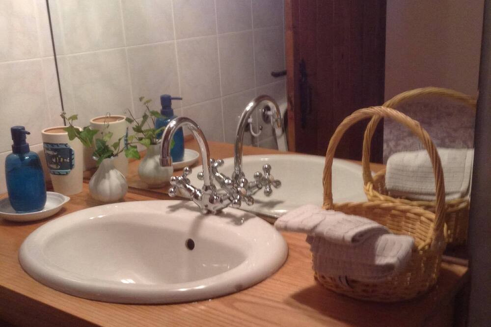 Photo of Bathroom in Mouresi