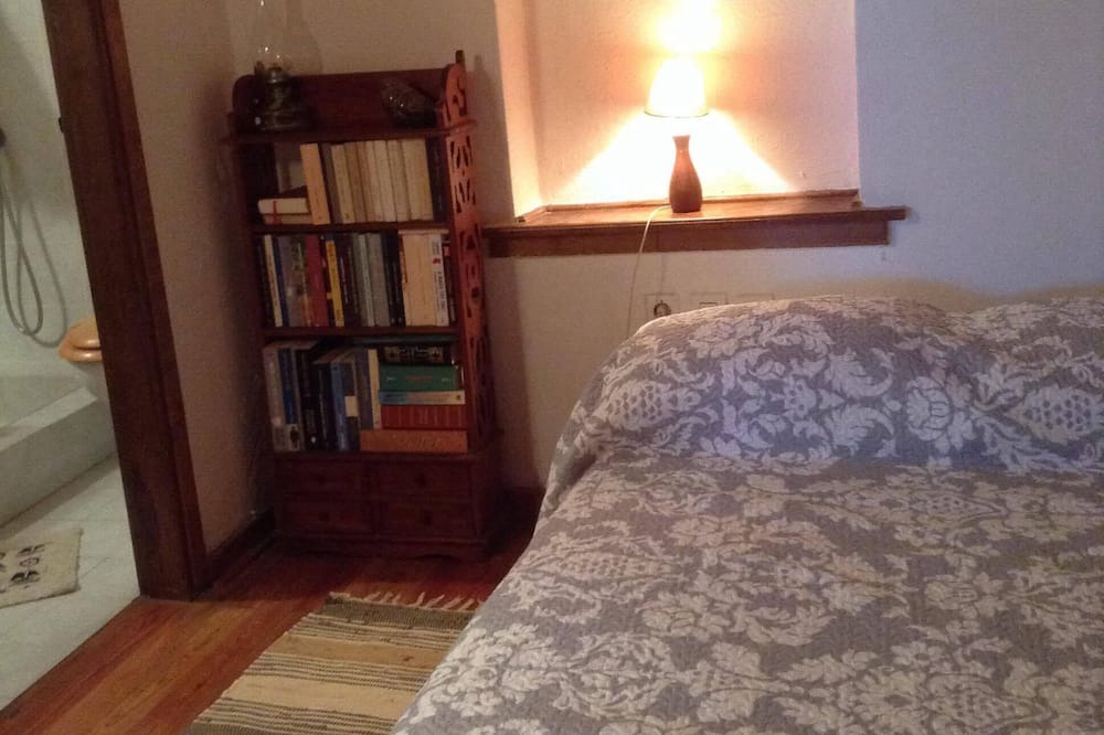 Photo of Bedroom in Mouresi