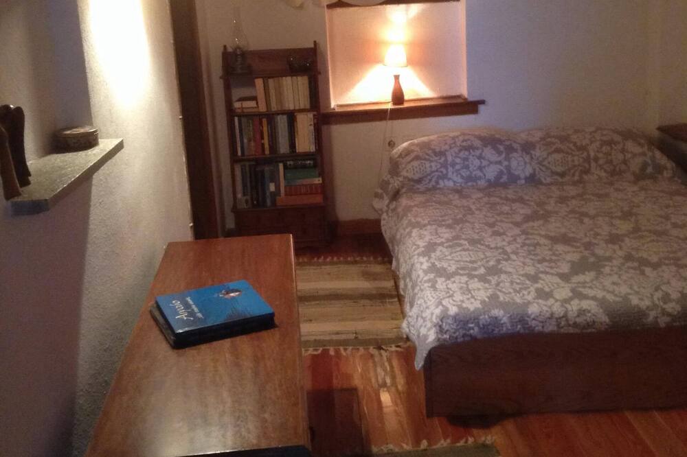 Photo of Bedroom in Mouresi