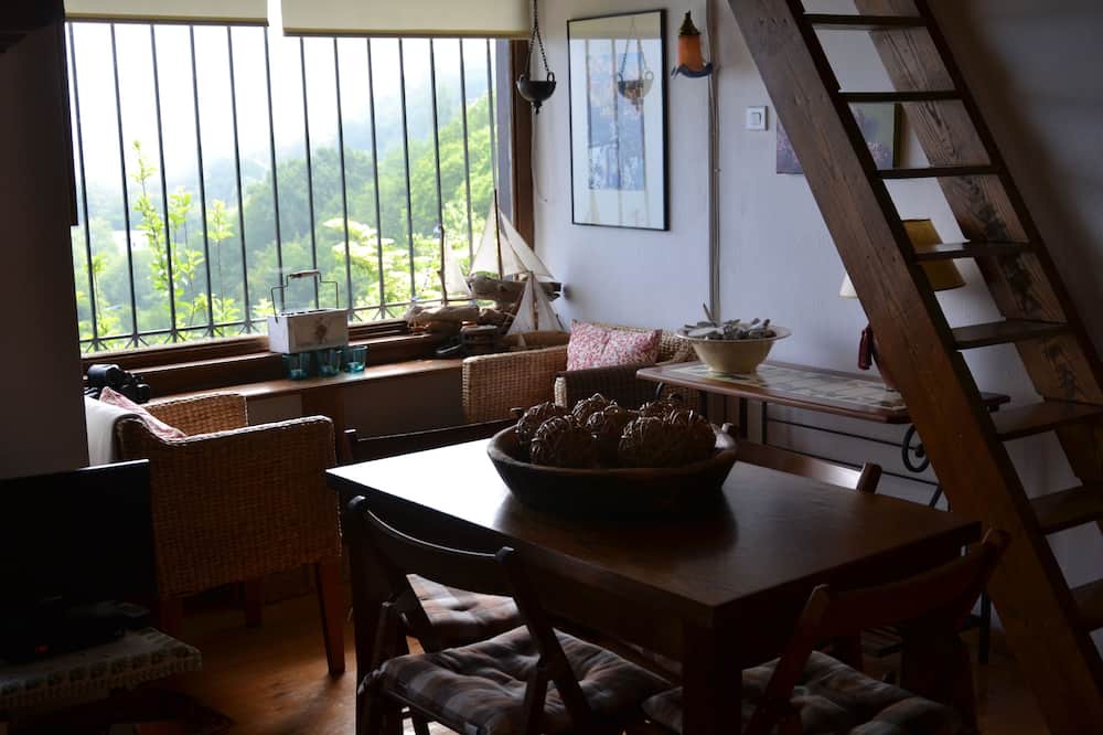 Photo of Livingroom in Mouresi