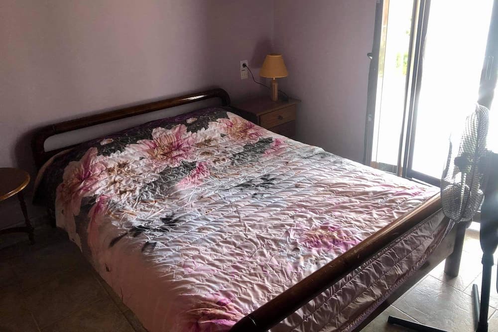 Photo of Bedroom in East Mani