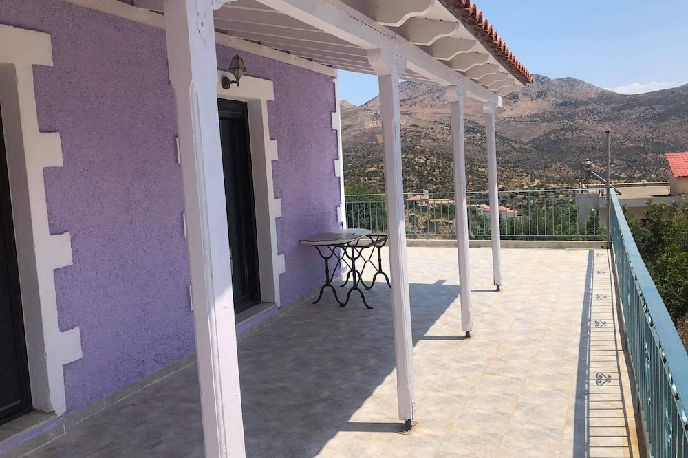 Photo of Patio Balcony in East Mani