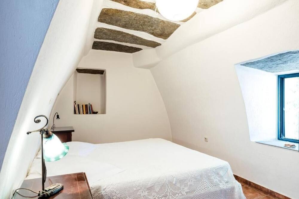 Photo of Bedroom in Kea